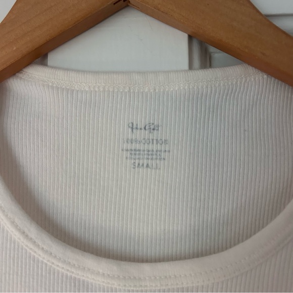 Brandy Melville White Tank Top with Japan Embroidery - Picture 3 of 4